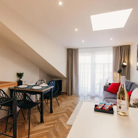 Maisonette With Terrace And View Of Castle