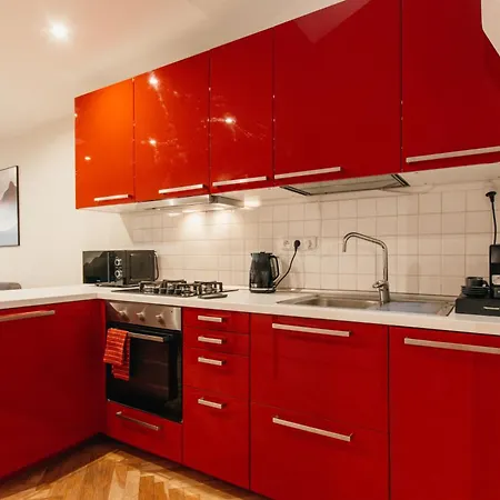 Maisonette With Terrace And View Of Castle * Prag
