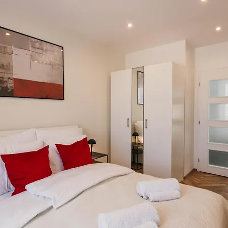 Maisonette With Terrace And View Of Castle Apartment