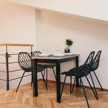 Maisonette With Terrace And View Of Castle Apartment