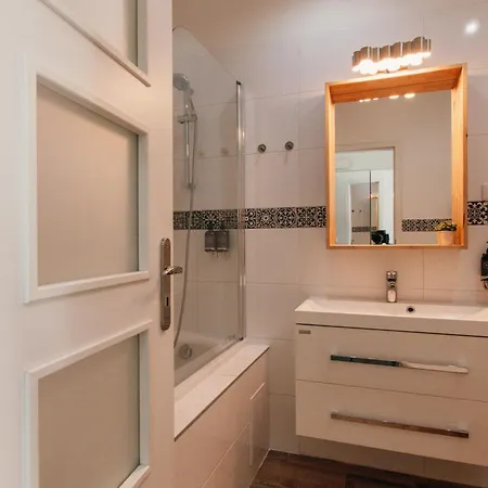 Maisonette With Terrace And View Of Castle Apartment *